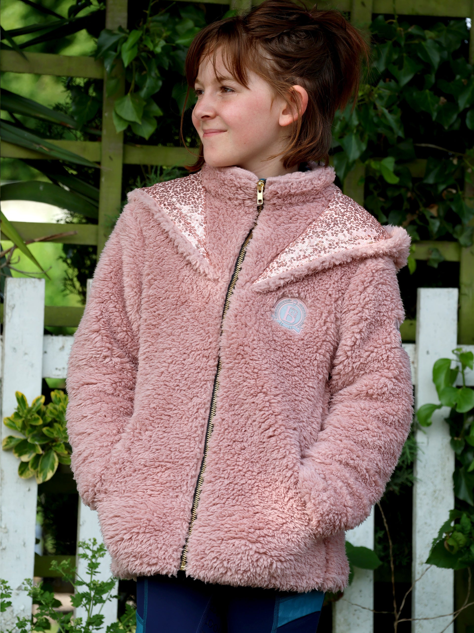 Pelliccia donna ecologica cappuccio zip cerniera eco giubbotto giacca VB-7657 Pelliccia donna ecologica cappuccio zip cerniera eco giubbotto giacca VB-7657